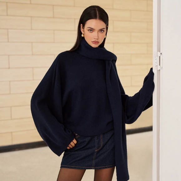 Sweater with Scarf - Picture 1 of 3